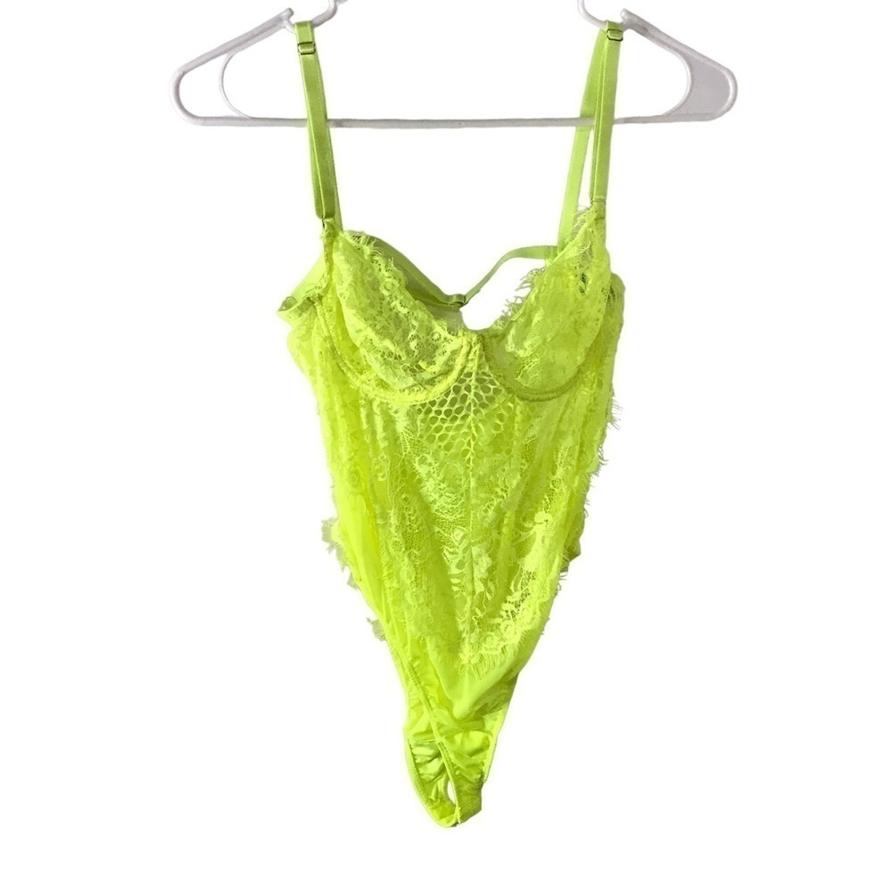 3/$15 Tic toc neon yellow lace sheer teddy bodysuit size Medium